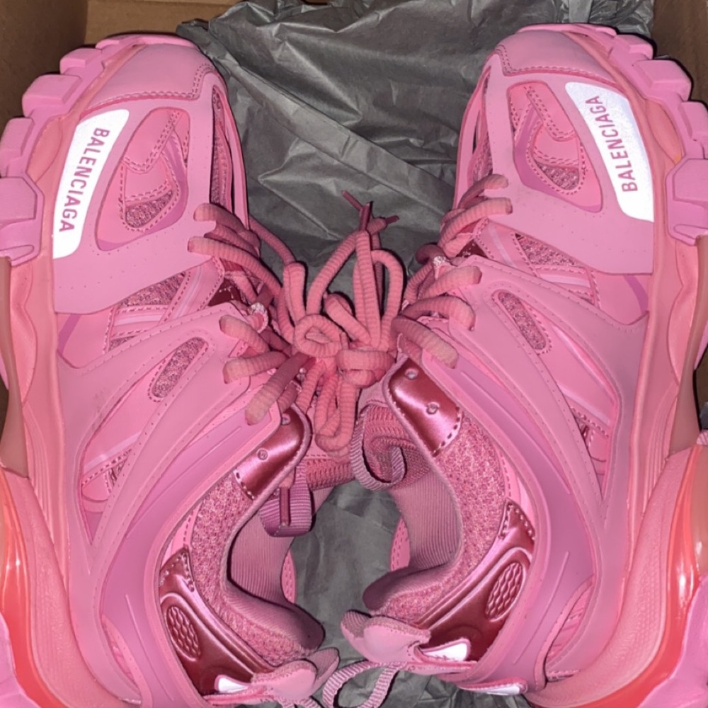 BALENCIAGA